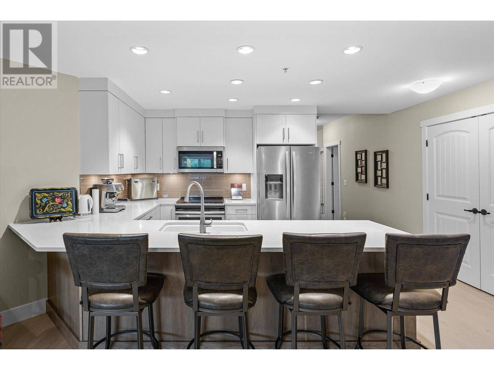 Kelowna, BC V1W3K9,3865 Truswell RD #204