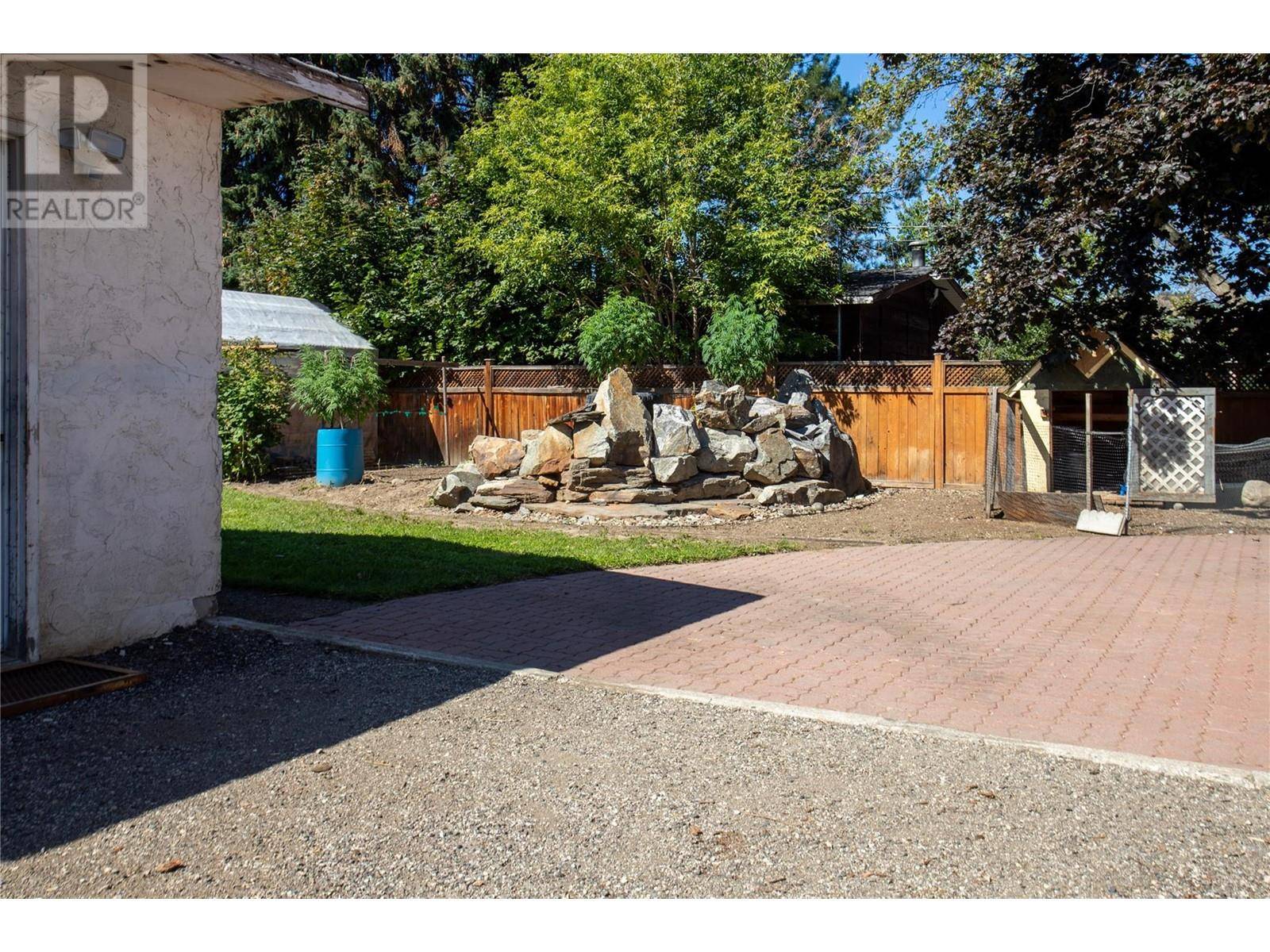 Kelowna, BC V1P1G8,2140 Hadden Court