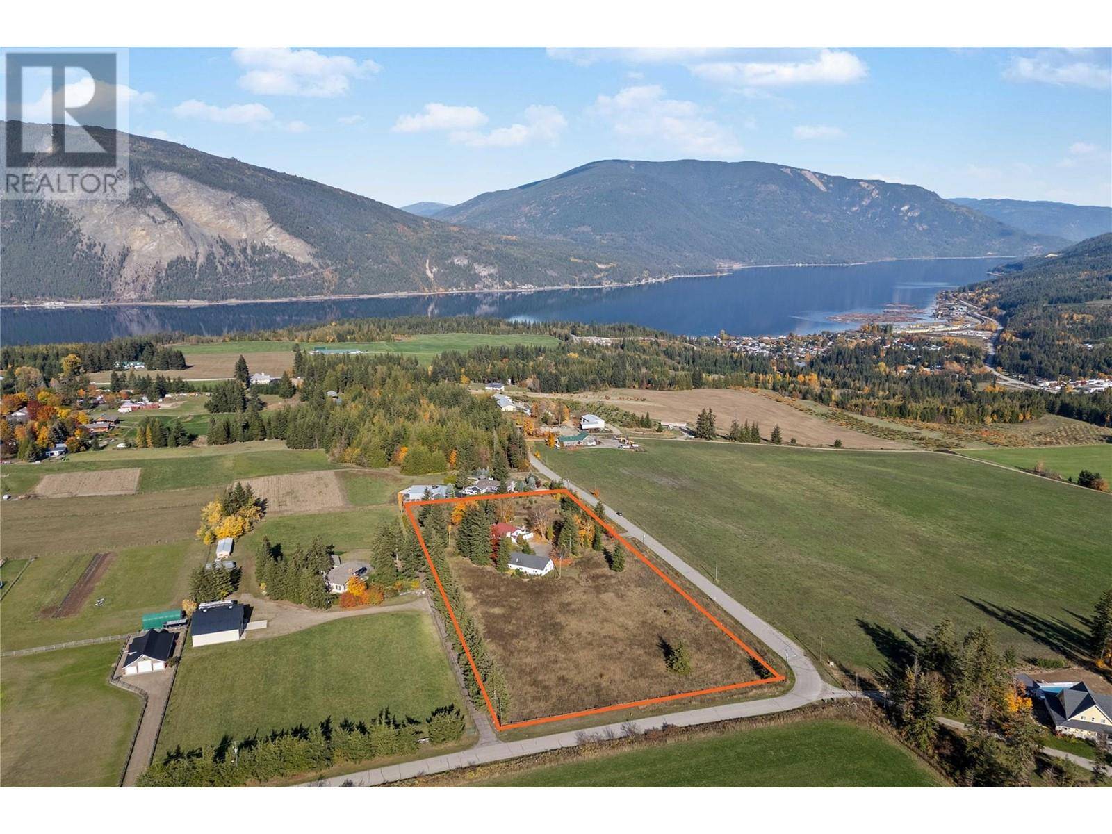 Salmon Arm, BC V1E2B3,5261 35 Street NE