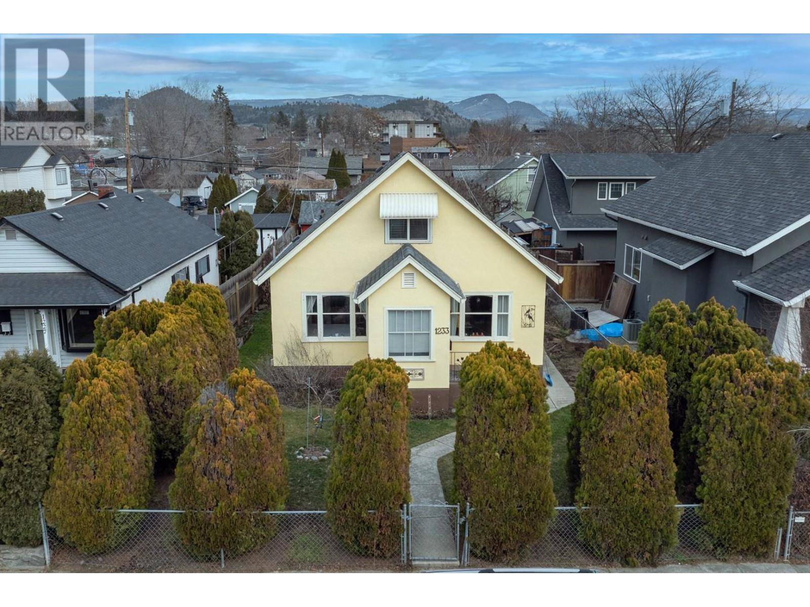 Kelowna, BC V1Y2W6,1233 Ethel Street