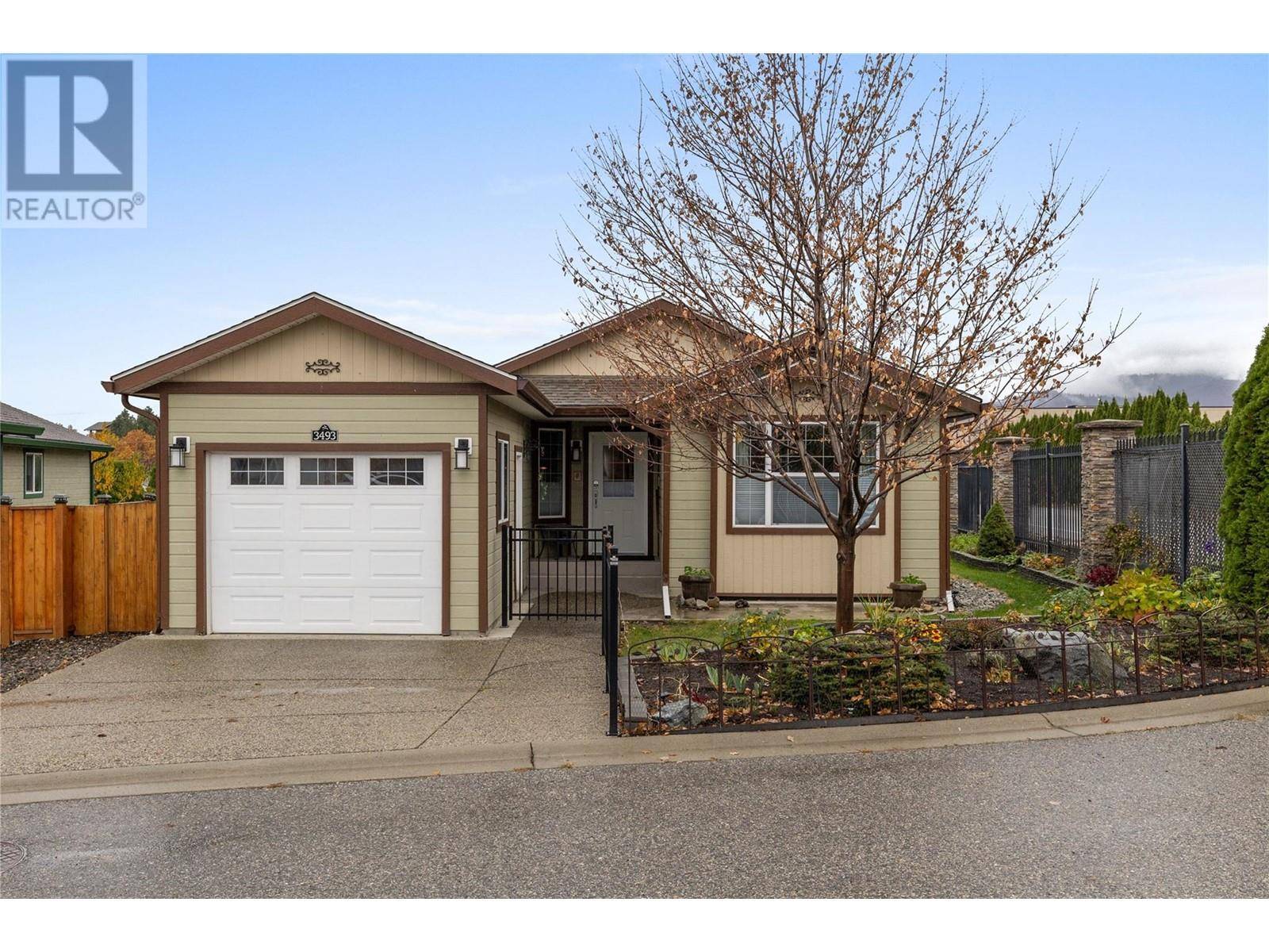 West Kelowna, BC V4T3A5,3493 Oak Crescent