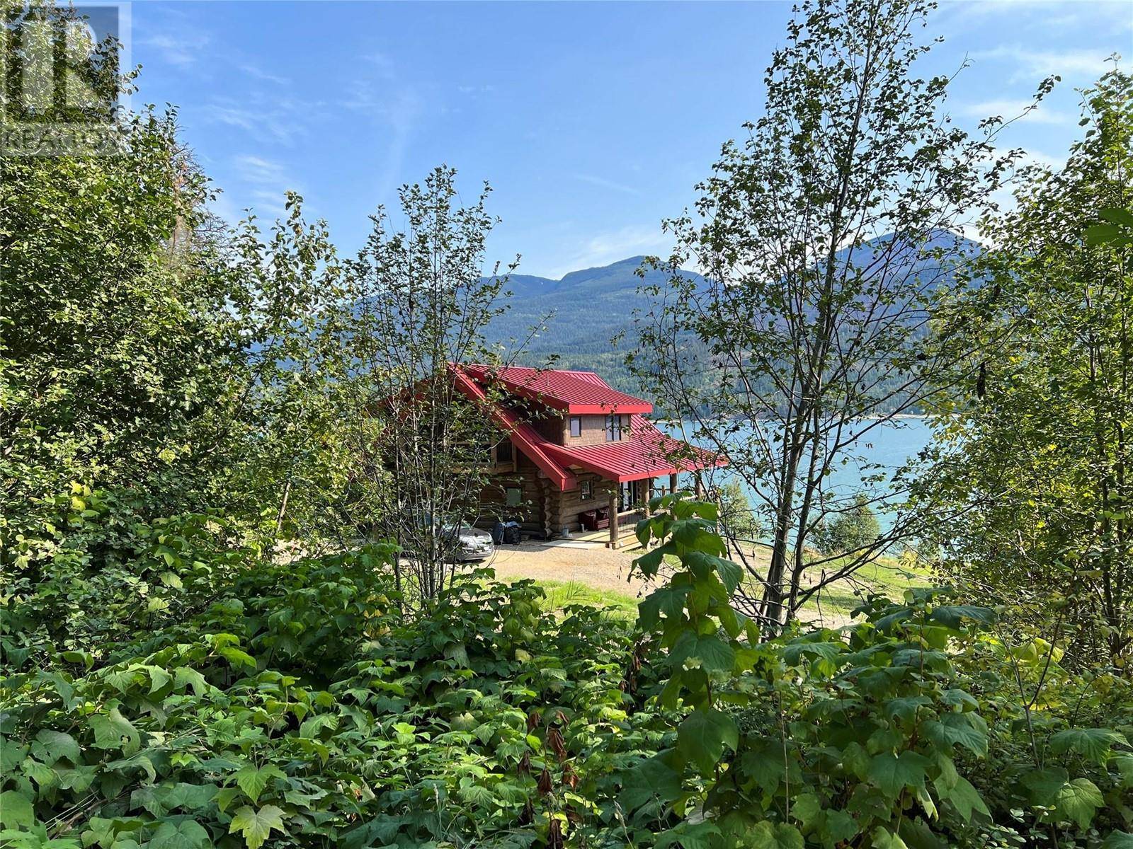 Edgewood, BC V0G1J0,682 Lower Inonoaklin Road