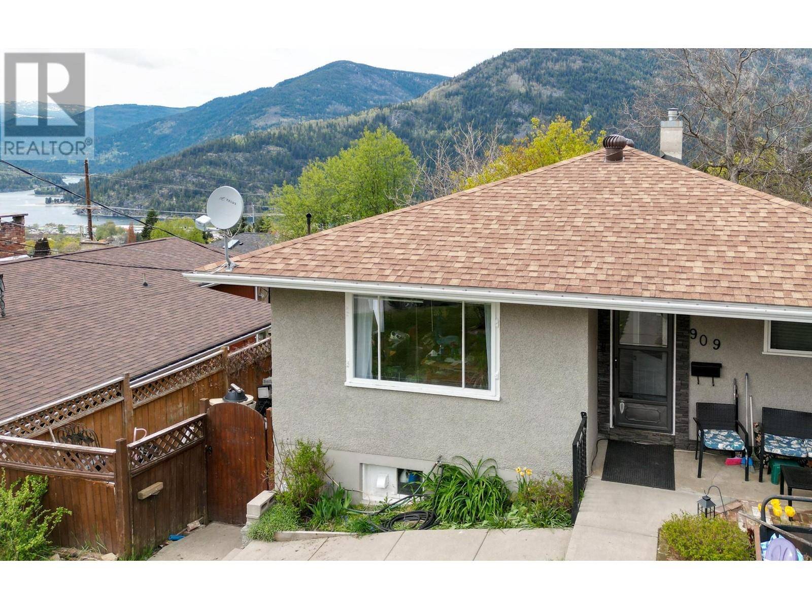 Nelson, BC V1L5G7,909 INNES Street