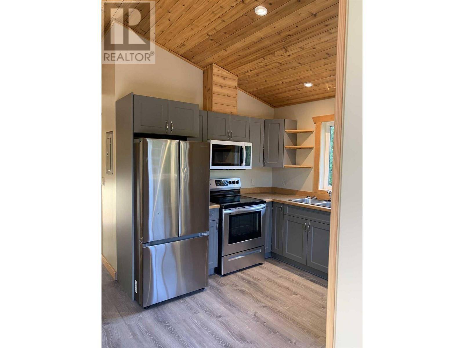 Winlaw, BC V0G2J0,5525 Ducksway Road