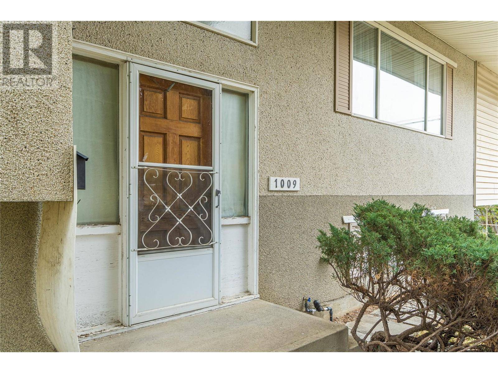 Kamloops, BC V2B5K9,1009 Desmond Street