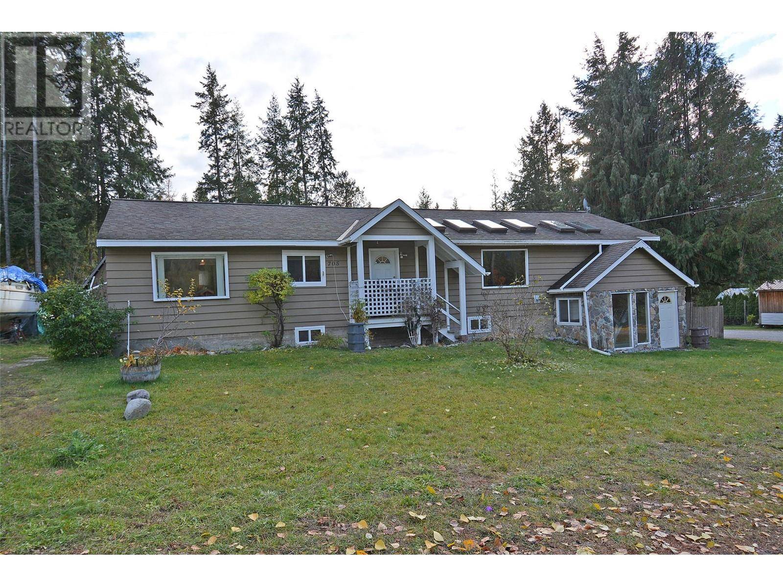 Slocan, BC V0G2C0,705 Giffin Avenue