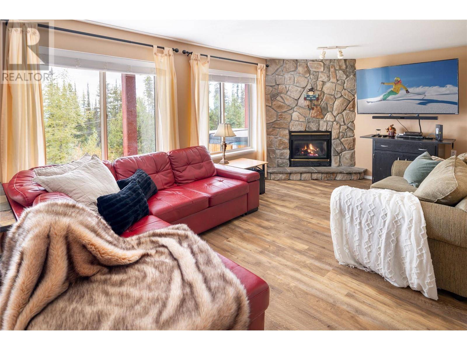 Big White, BC v1x4k5,4849 snowpines RD #A