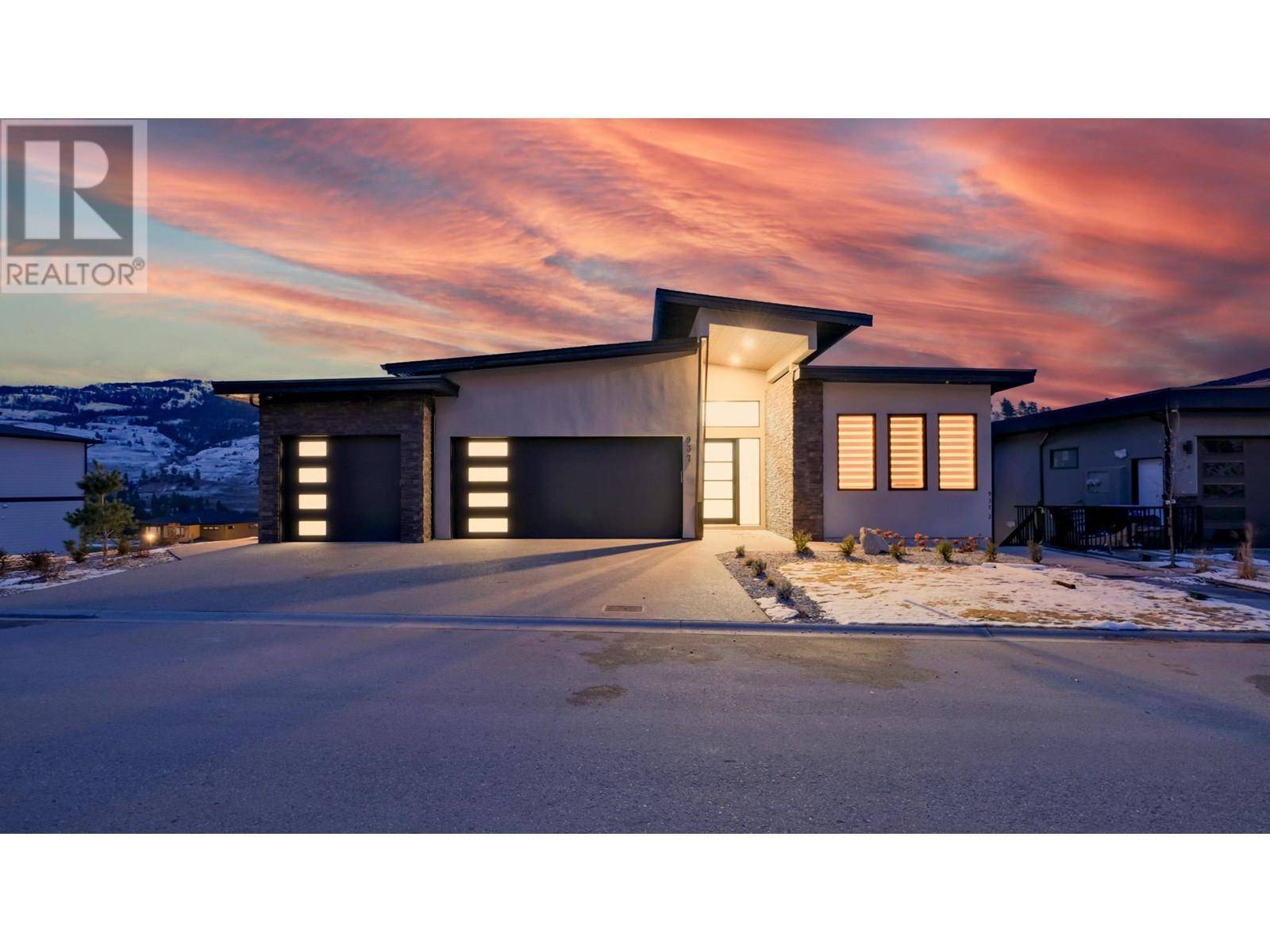 Kelowna, BC V1P0A3,937 Royal Troon Lane Lot# 20