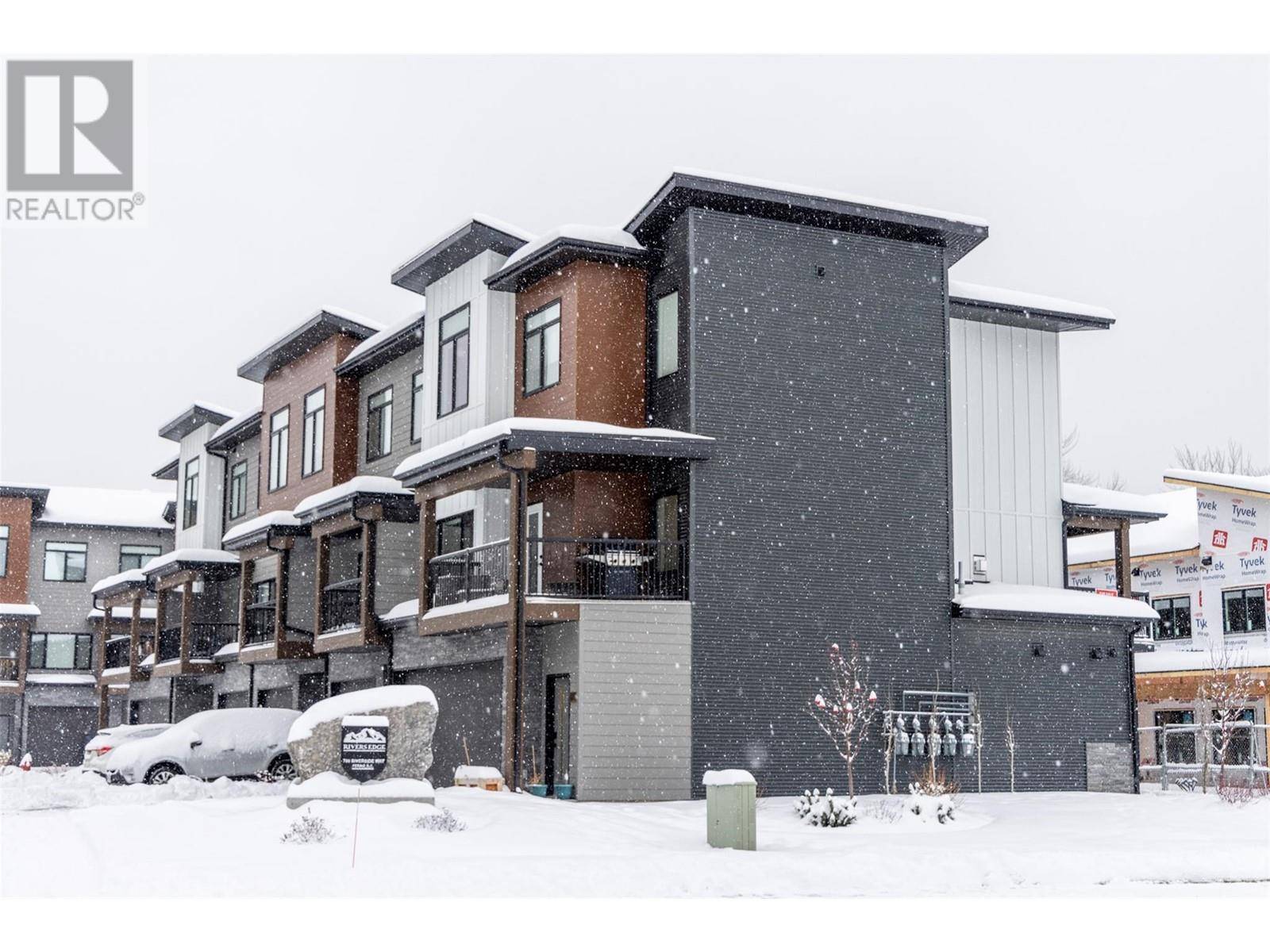 Fernie, BC V0B1M7,700 RIVERSIDE WAY #201
