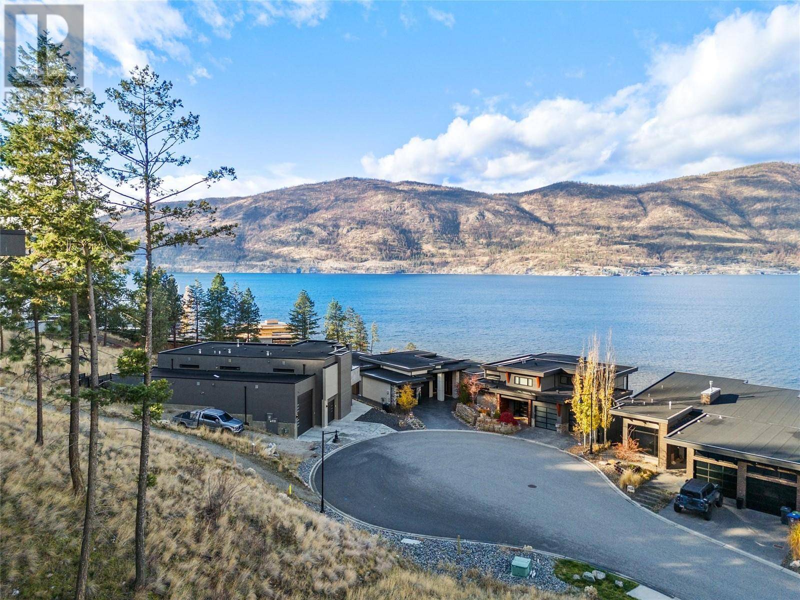 Kelowna, BC V1V3G1,3332 Black Pine Lane