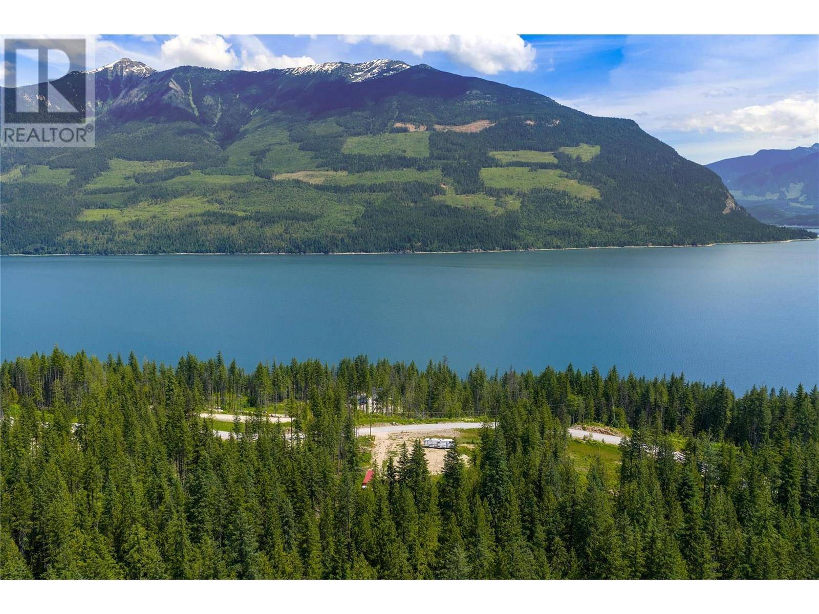 Revelstoke, BC V0E2S0,7974 Arrowhead Road