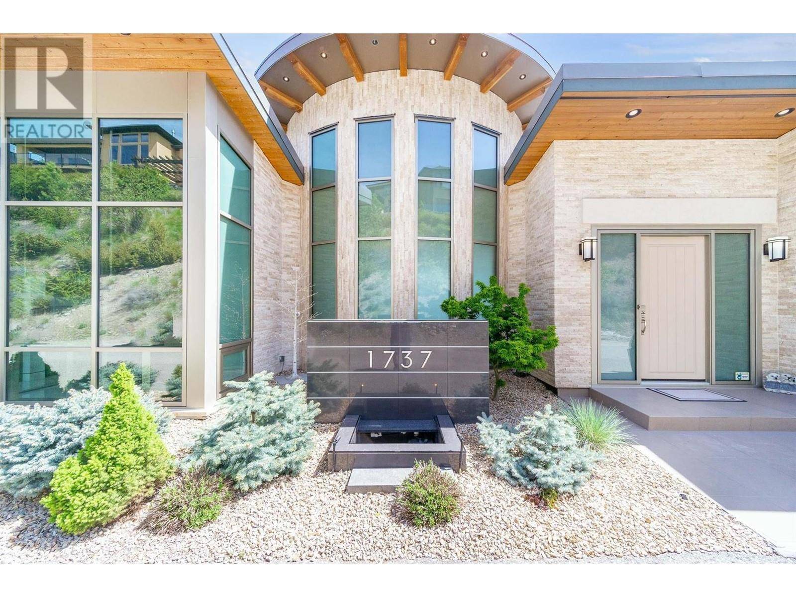 West Kelowna, BC V1Z4B8,1737 Scott Crescent