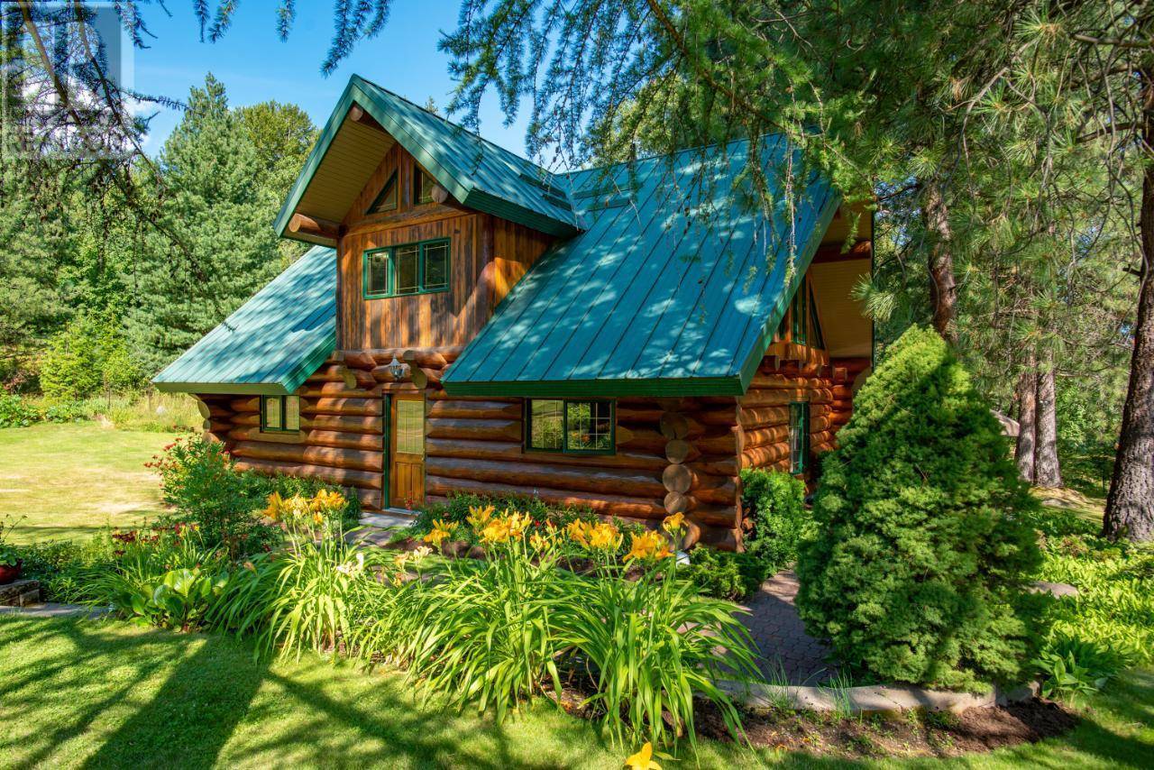 Warfield, BC V1R4L3,3150 HANNA CREEK Road