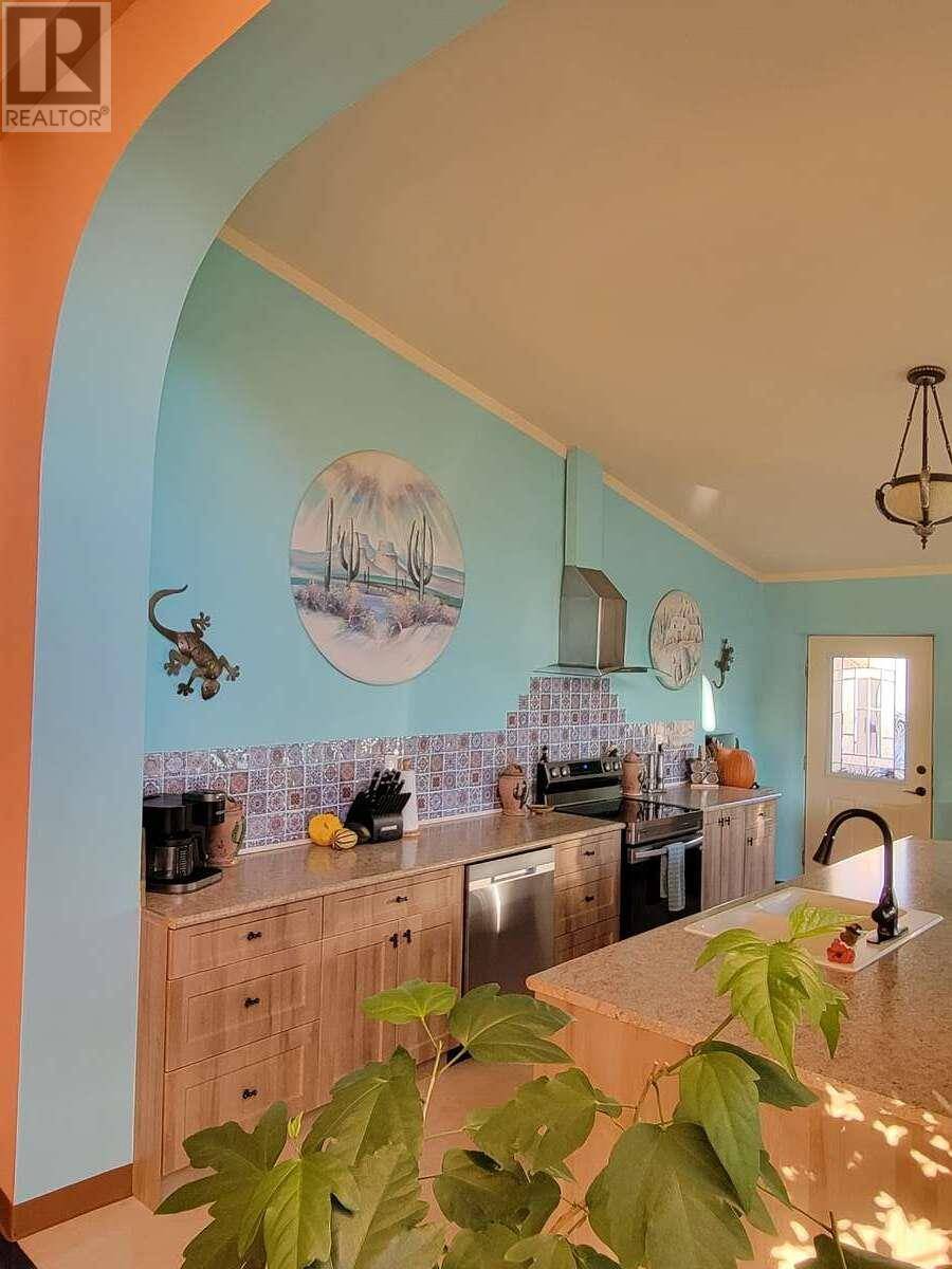 Greenwood, BC V0H1J0,405 ELKHORN Street