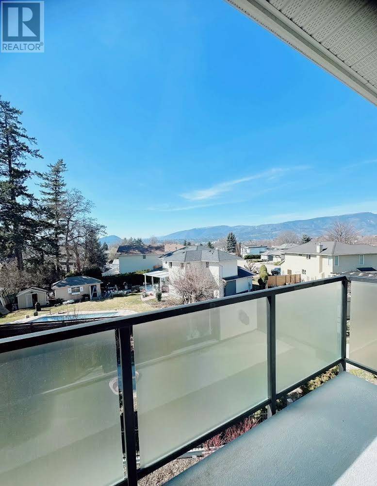 Kelowna, BC V1Y0B2,1102 Cameron AVE #26