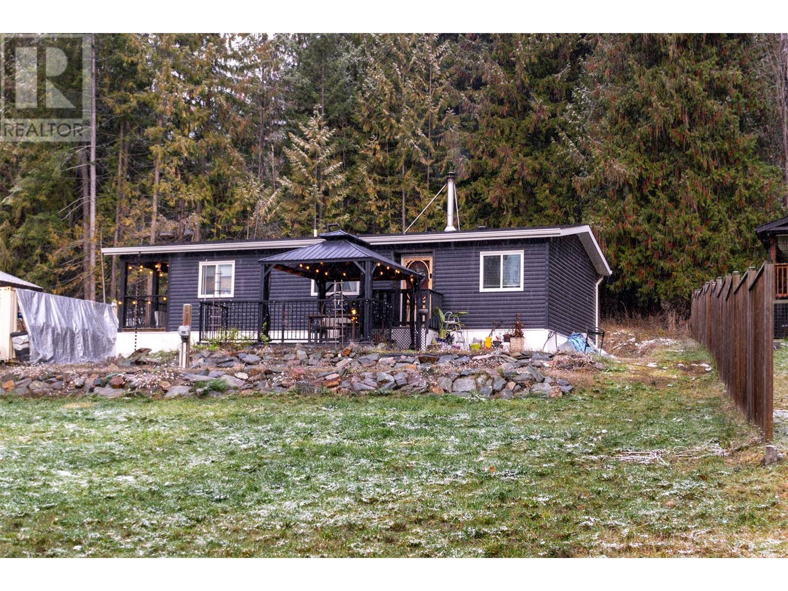 Anglemont, BC V0E1M8,7443 Estate Drive