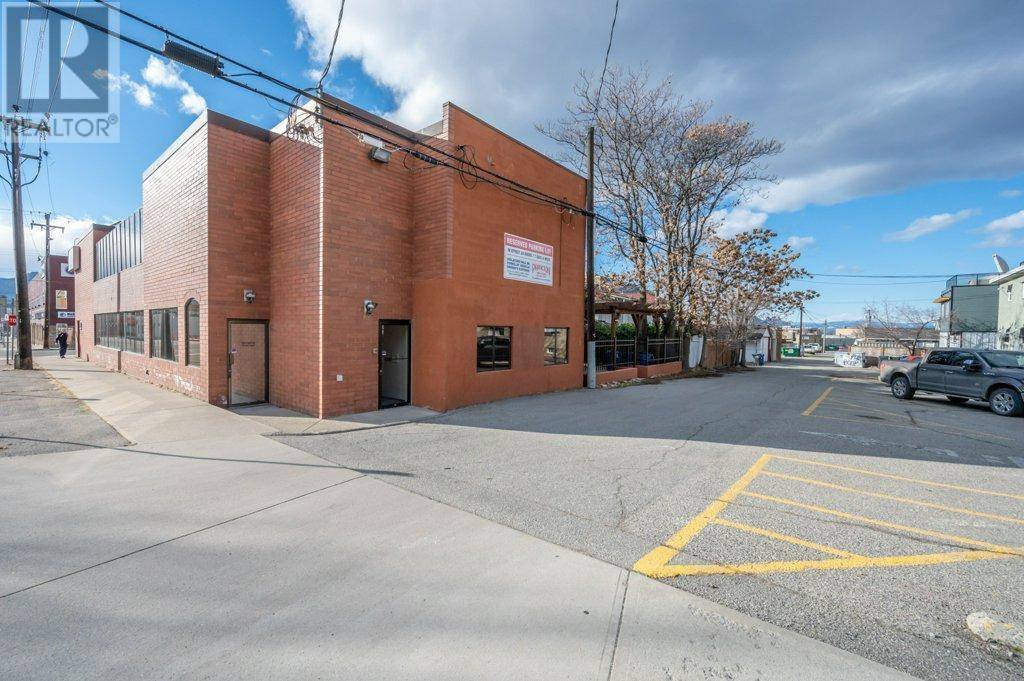 Penticton, BC V2A4M2,498 ELLIS Street