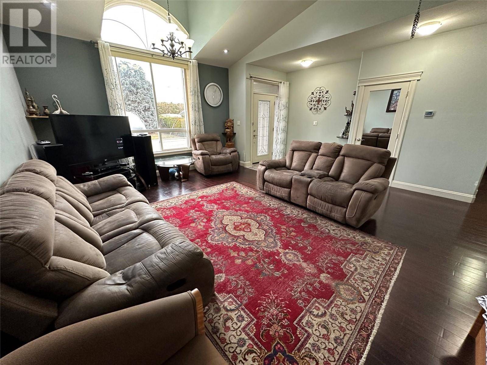 Penticton, BC V2A2Z5,176 Phoenix AVE #101