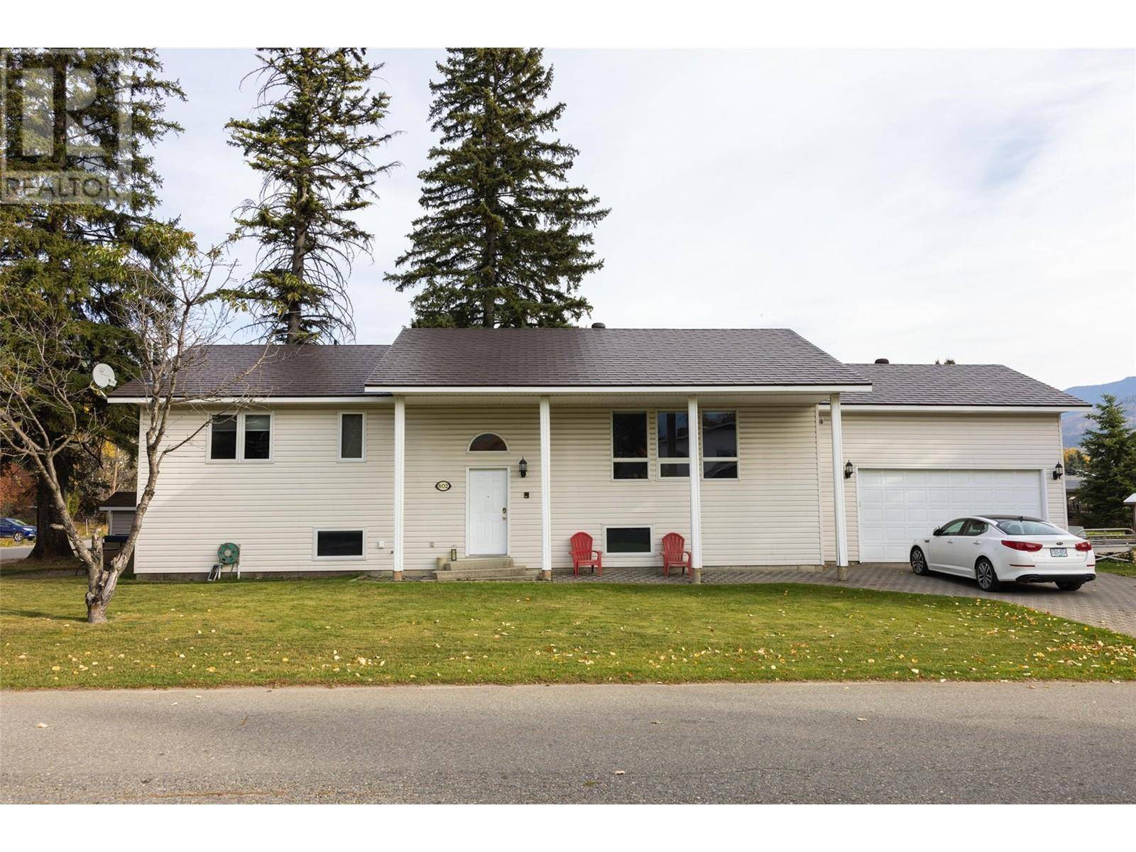 Fernie, BC V0B1M0,802 11th Avenue