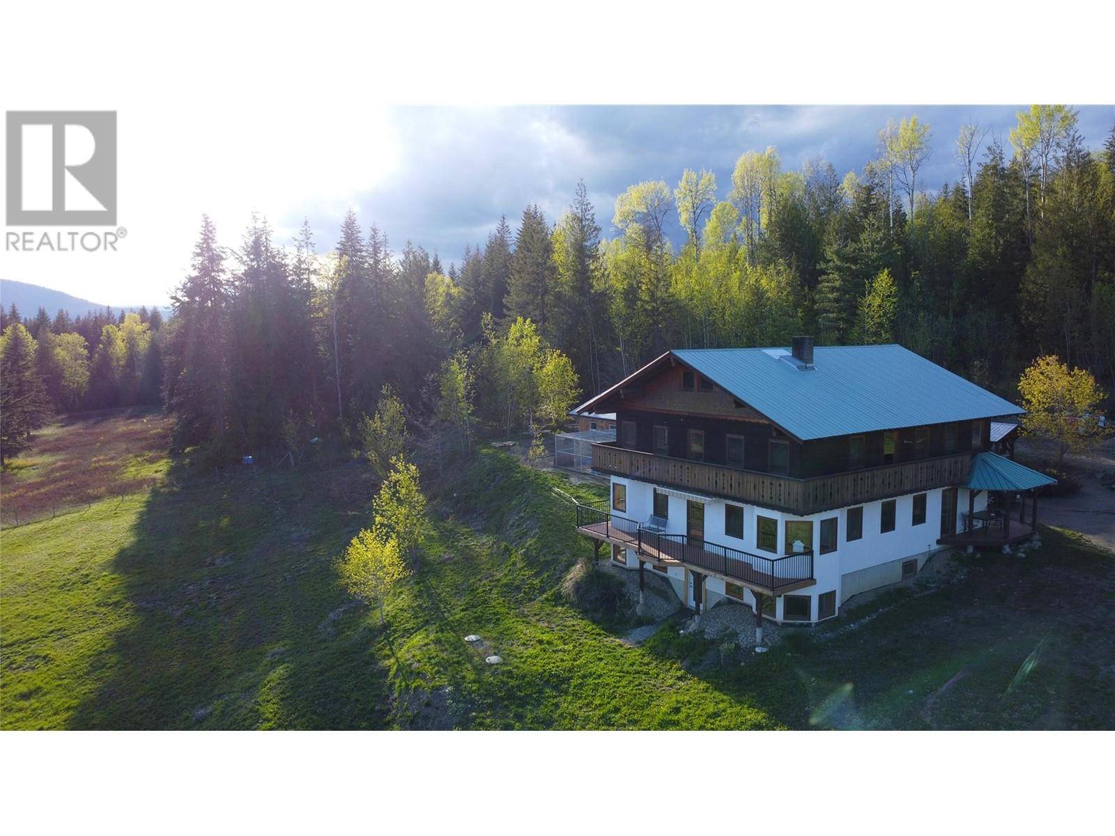 Salmon Arm, BC V1E2Y1,100 Lidstone Road