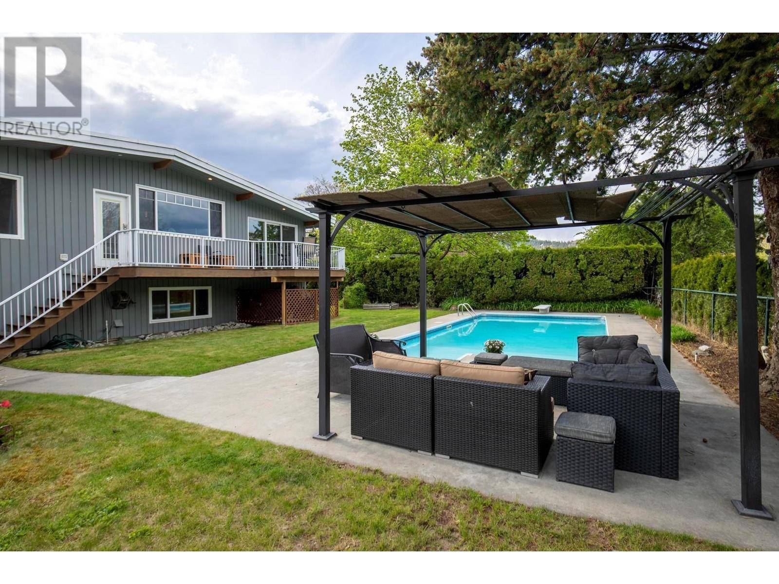 Kelowna, BC V1Y4S7,990 Fairway Crescent