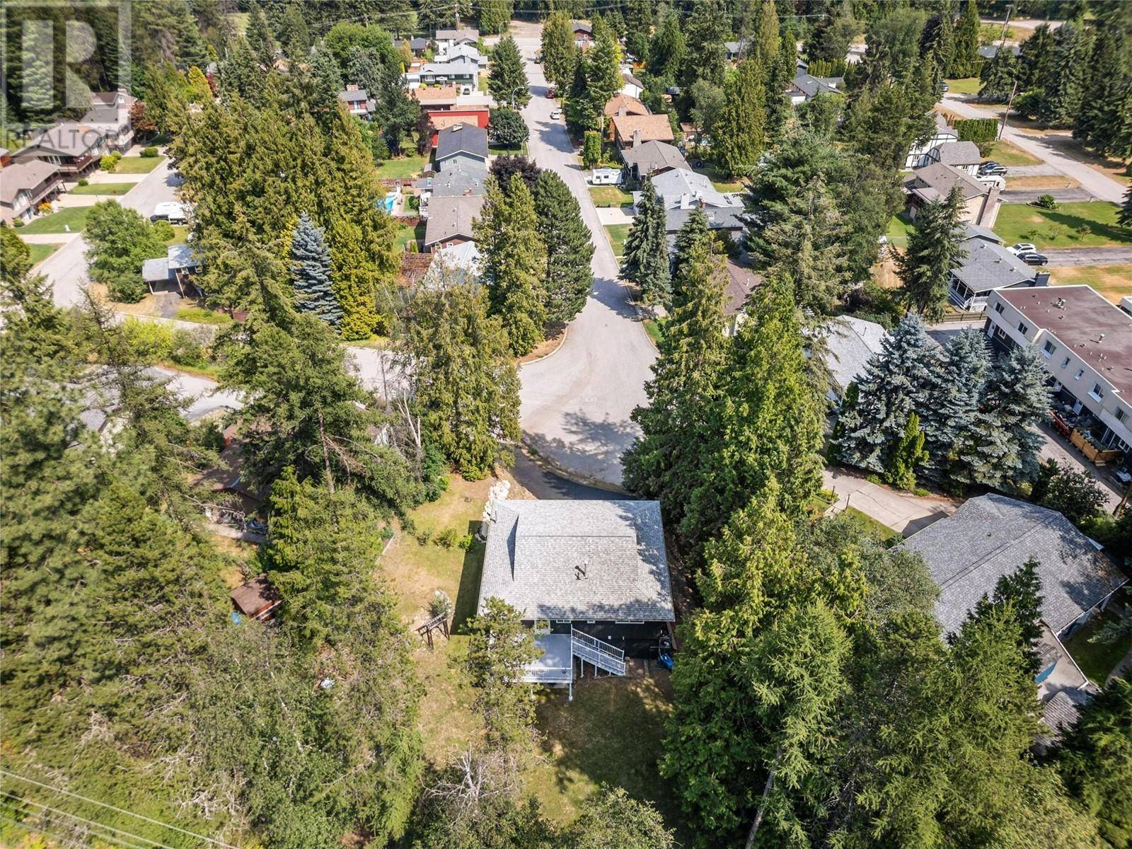 Castlegar, BC V1N3V8,1419 HIGHLAND Drive