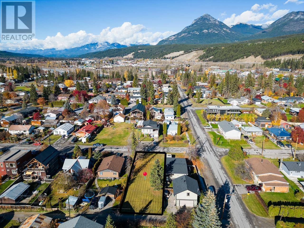 Golden, BC V0A1H0,618 8TH  S Street