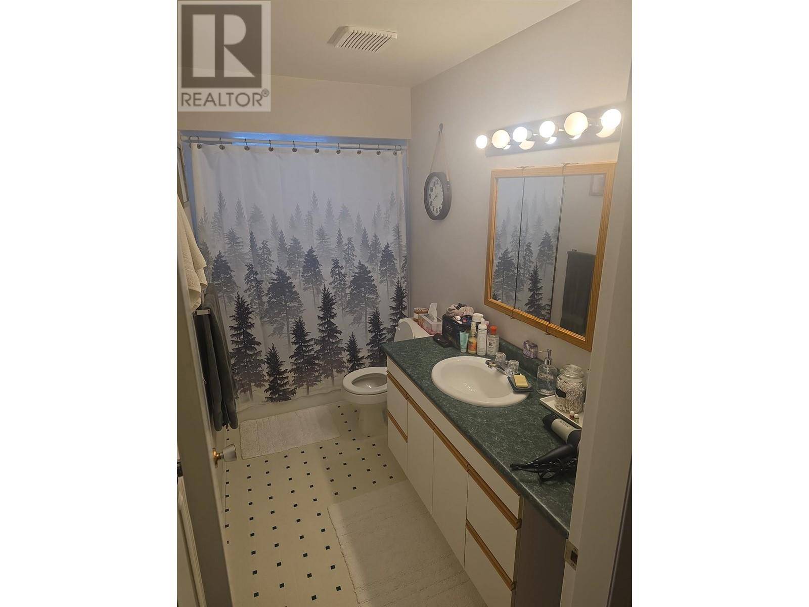 Peachland, BC V0H1X8,6261 Thompson Drive