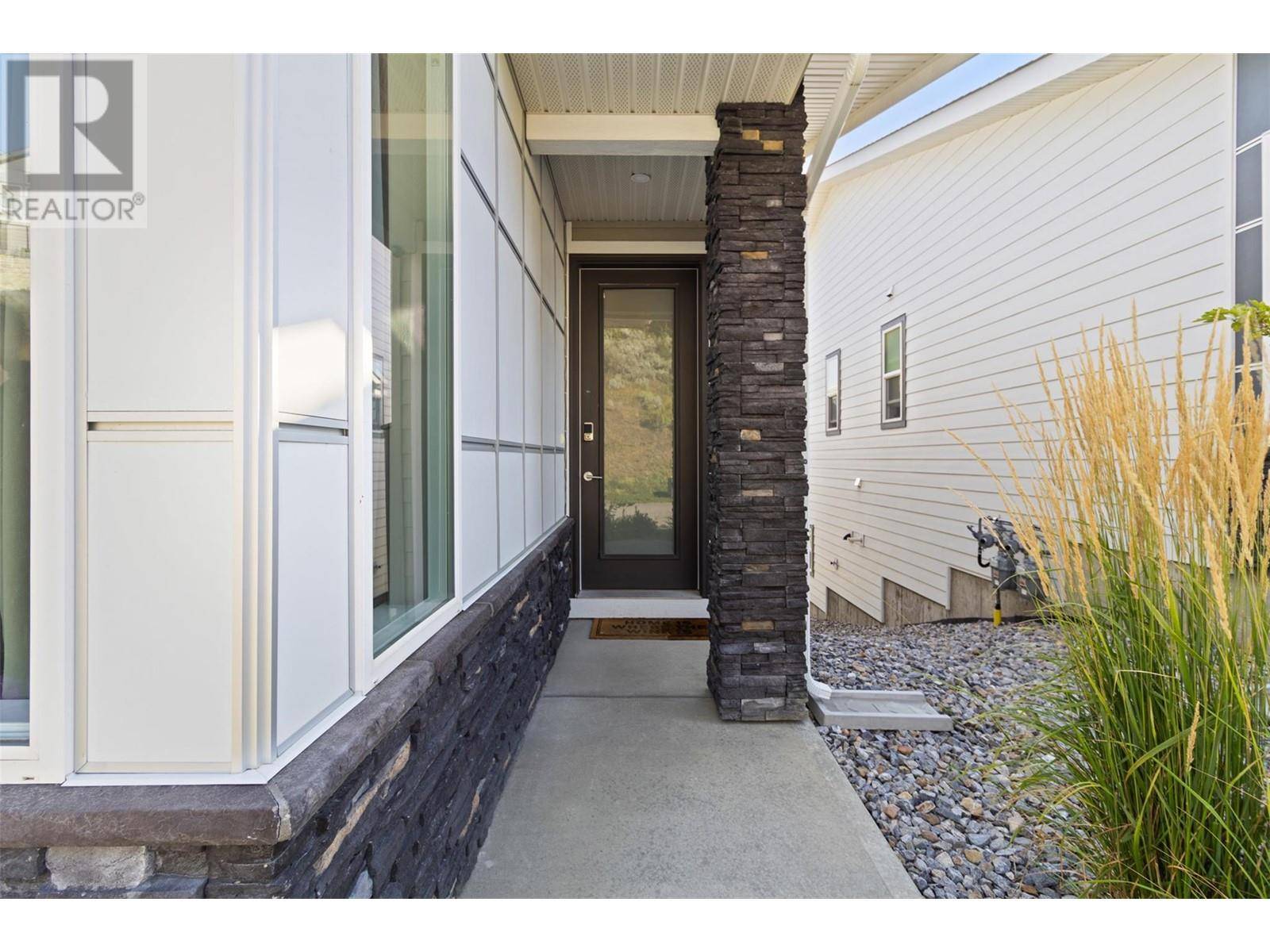Kamloops, BC V2B0H8,2045 STAGECOACH DR #106