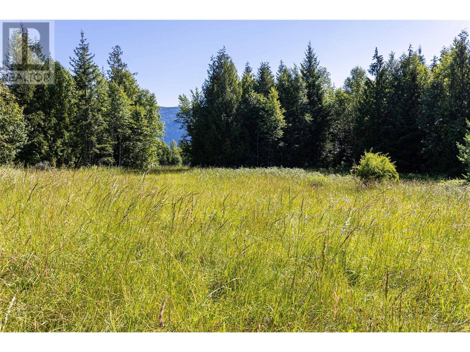 Tappen, BC V0E2X1,000 Sunnybrae Canoe Point Road