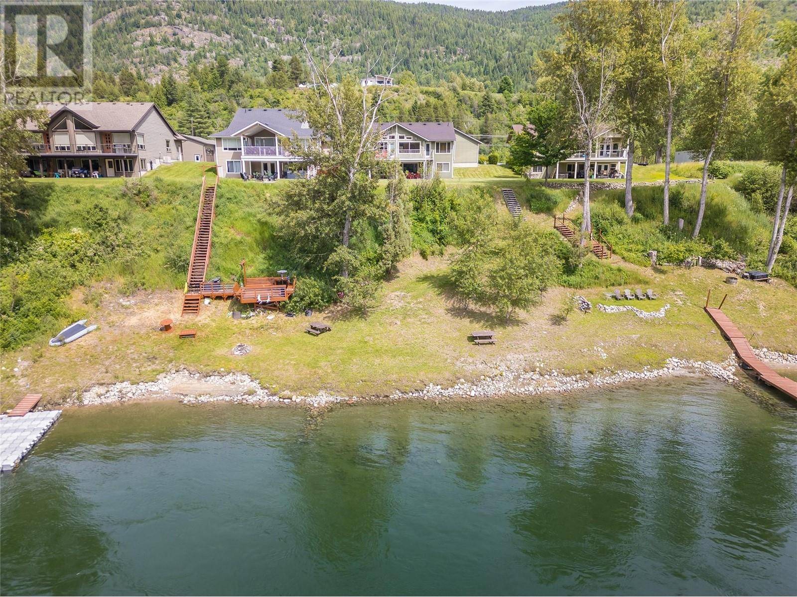 Castlegar, BC V1N4K8,755 WATERLOO Road