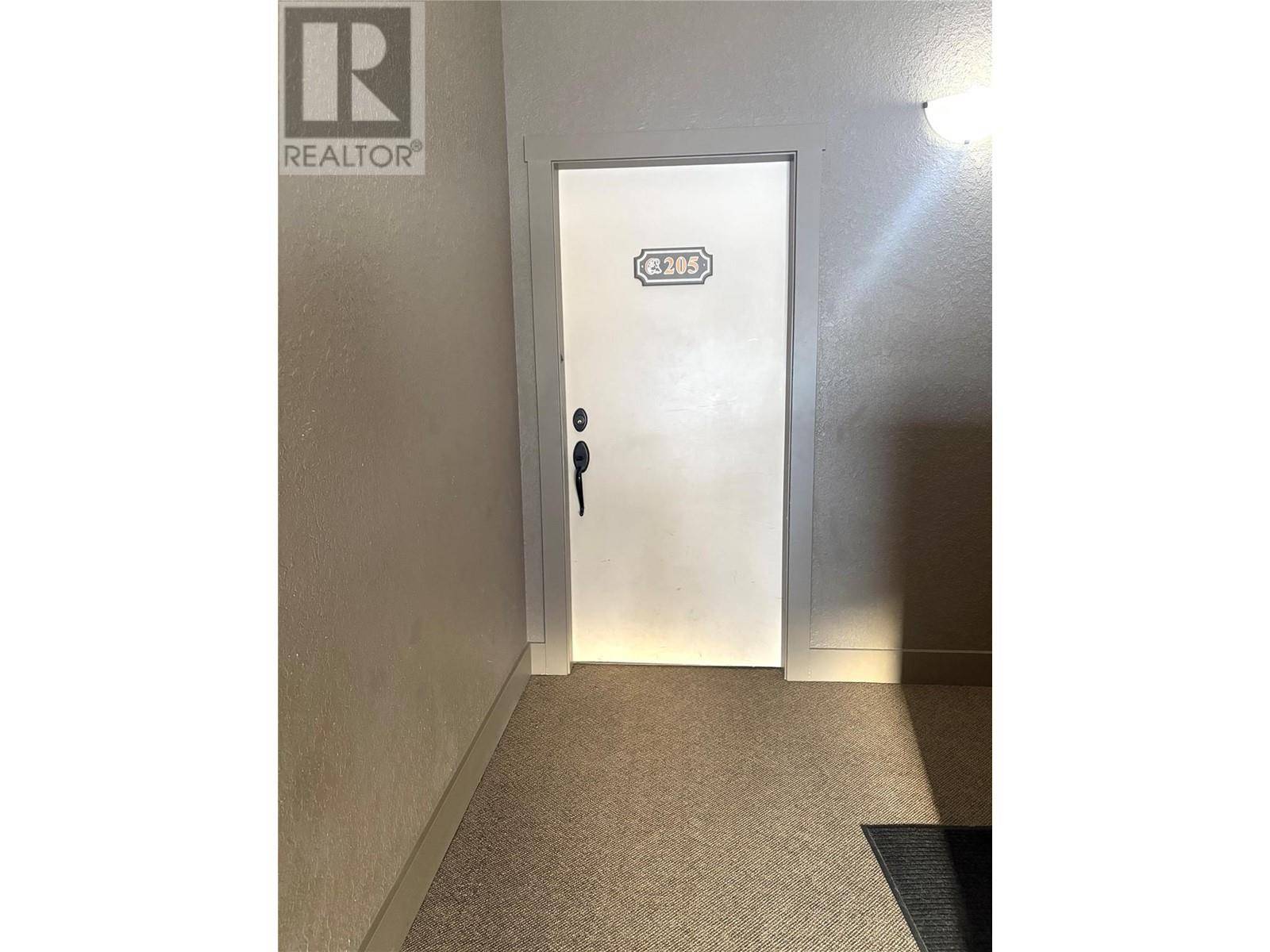 Radium Hot Springs, BC V0A1M0,7337 Prospector Avenue AVE #205