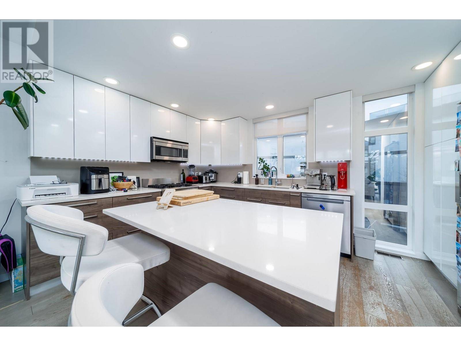 Kelowna, BC V1Y0C9,1515 Highland DR North #13