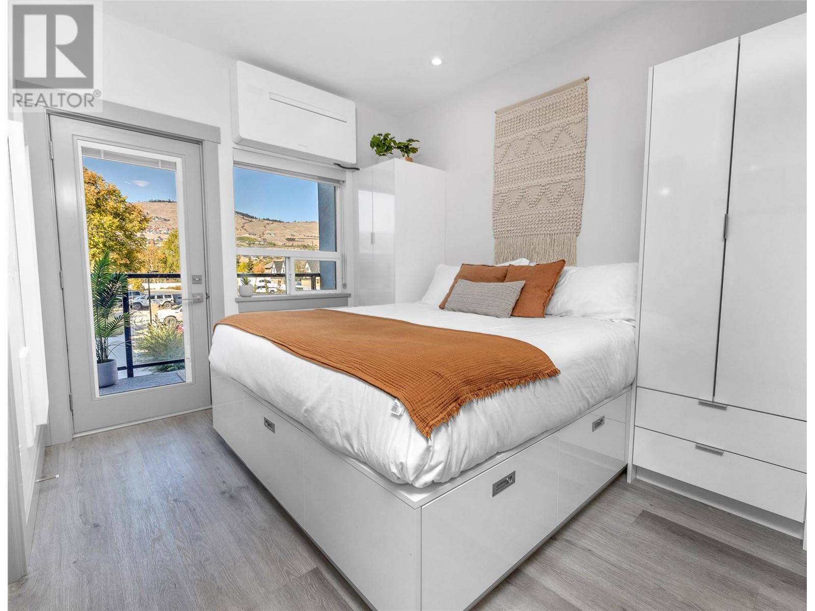 Vernon, BC V1H0A4,2555 Lakeshore RD #211