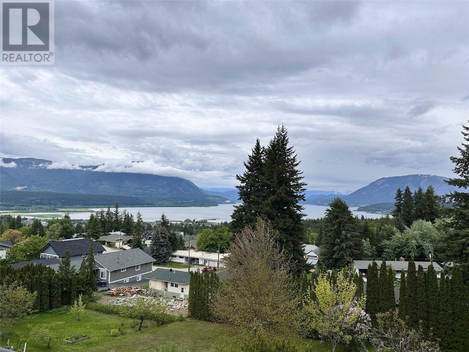 Salmon Arm, BC V1E2E4,1681 12 Avenue SE