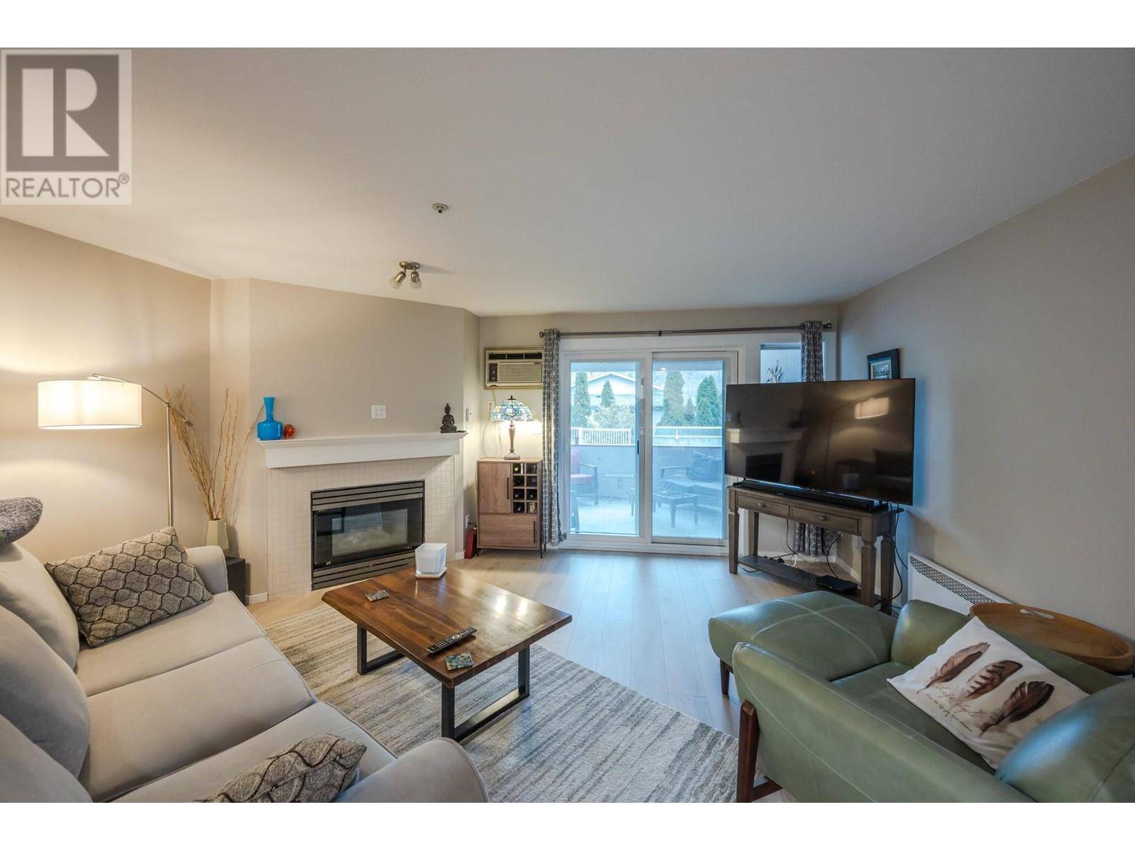 Penticton, BC V2A6G4,3310 Skaha Lake RD #208