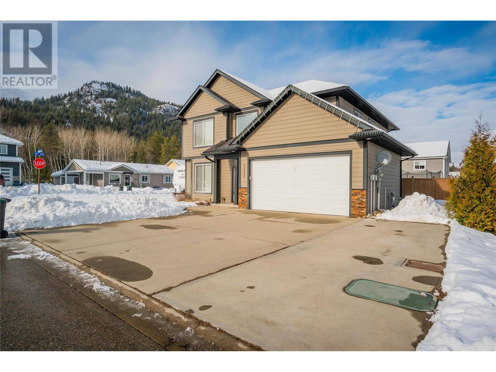 Castlegar, BC V1N4X7,1537 ROSEWOOD Lane