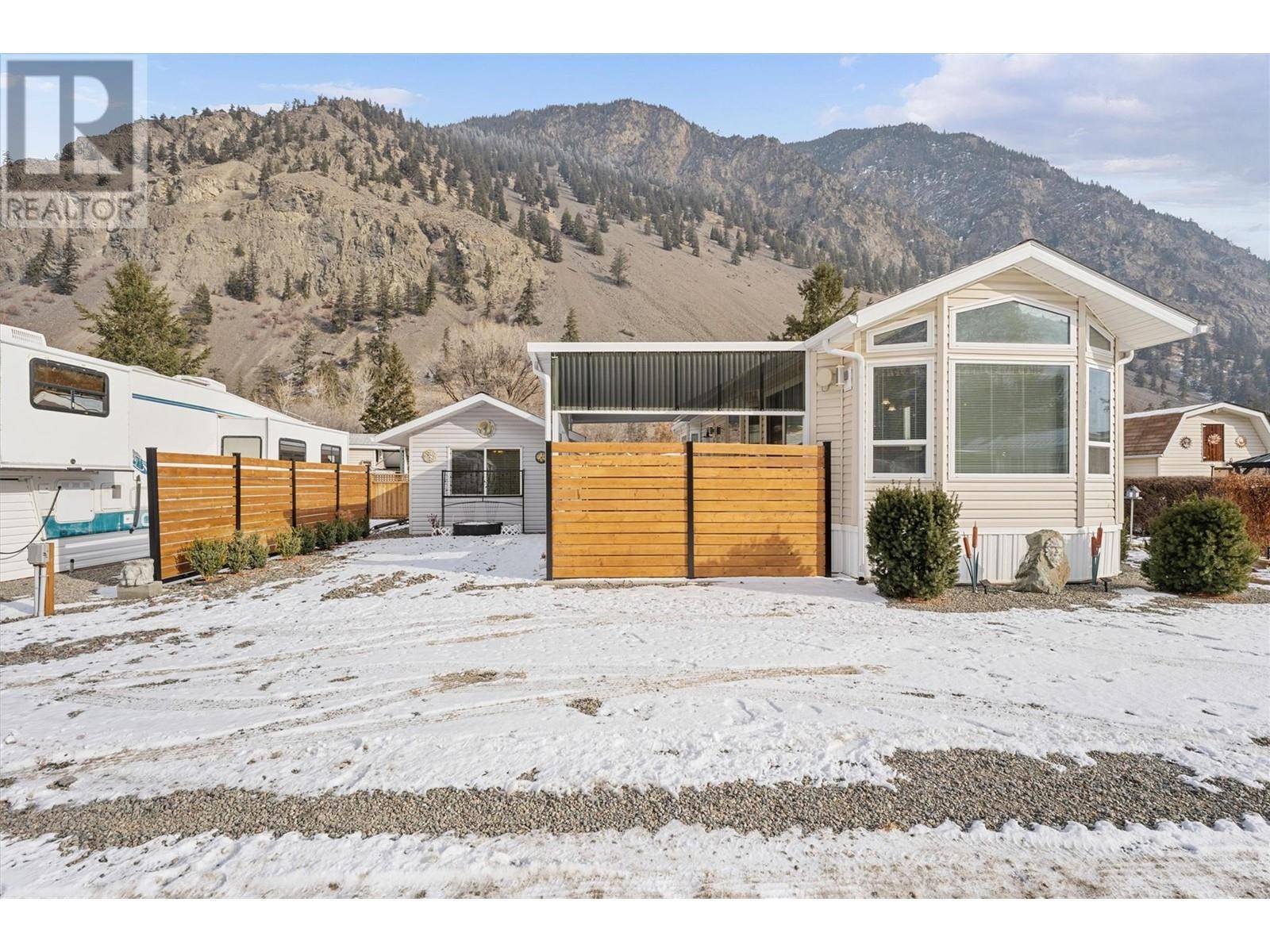 Keremeos, BC V0X1N1,4155 3 HWY #135