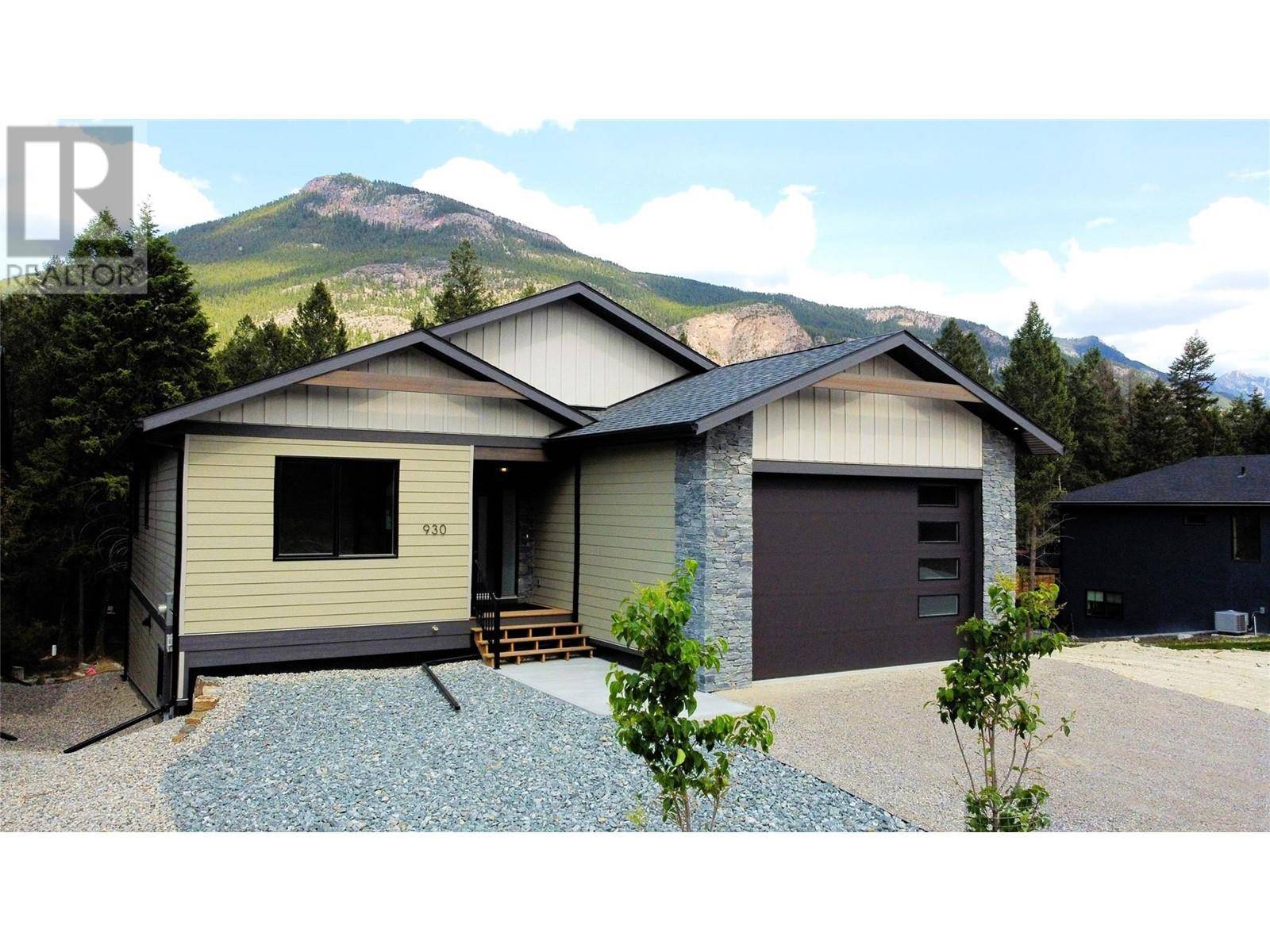 Windermere, BC V0A1K3,930 COPPER POINT Way