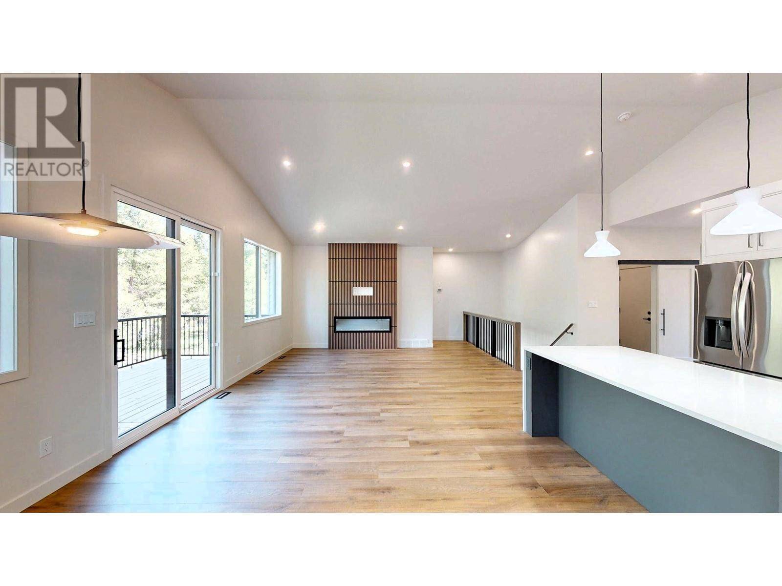 Windermere, BC V0A1K3,930 COPPER POINT Way