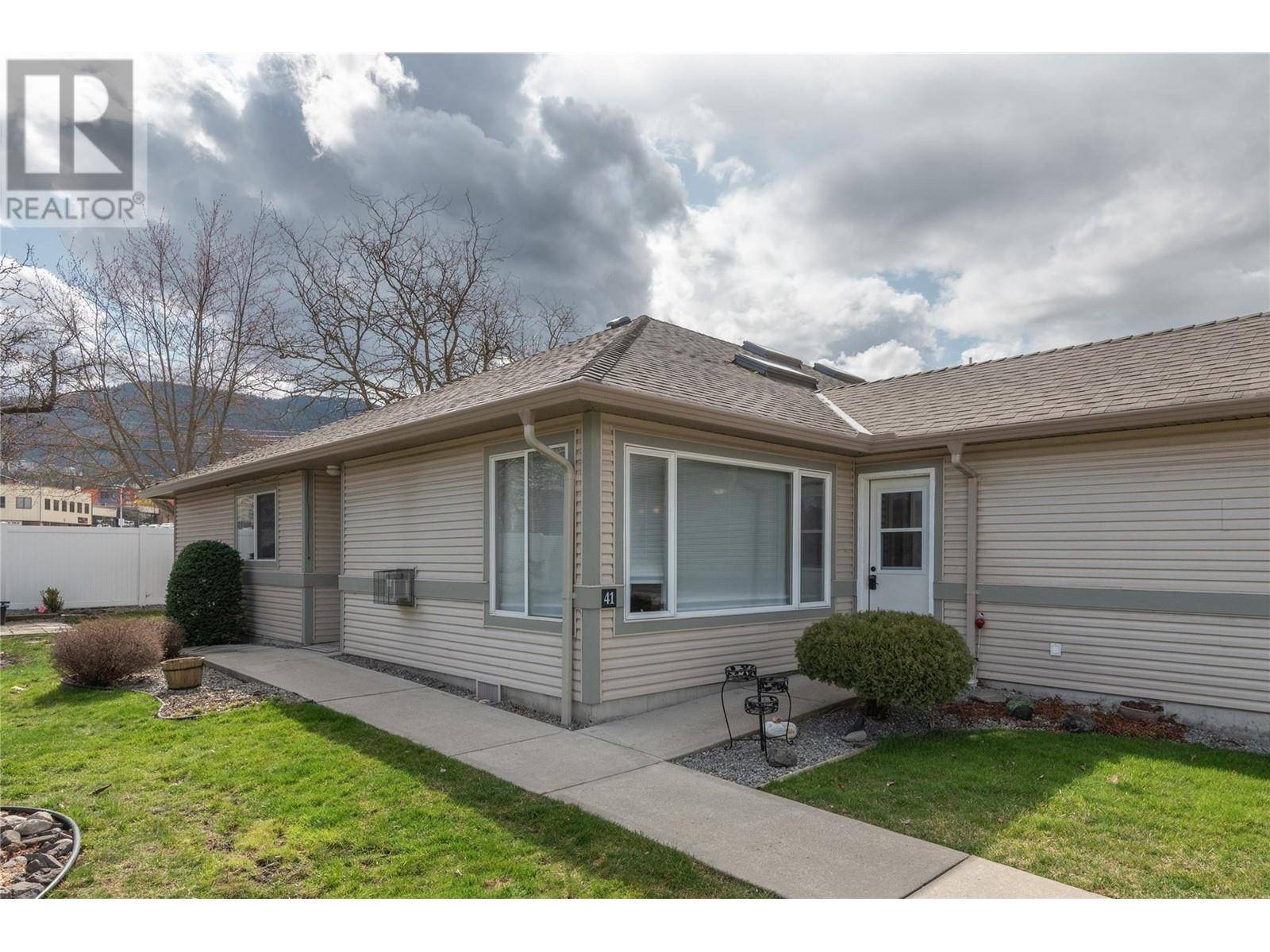 Salmon Arm, BC V1E1A3,111 Harbourfront DR Northwest #41