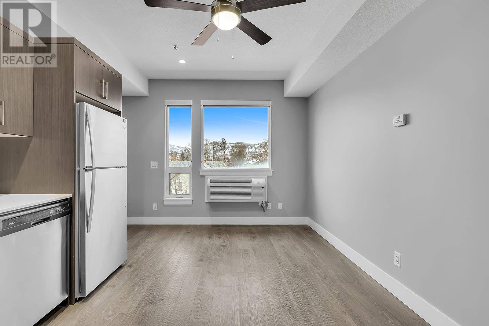 Kelowna, BC V1Y0E5,925 Leon AVE #302