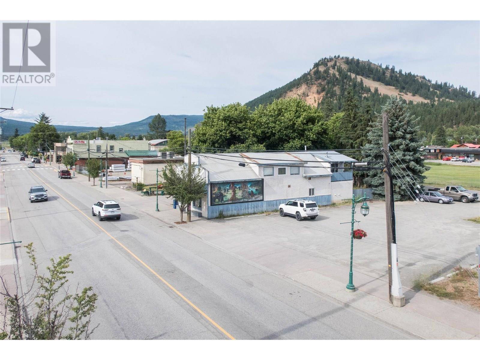 Lumby, BC V0E2G0,2037 Shuswap Avenue