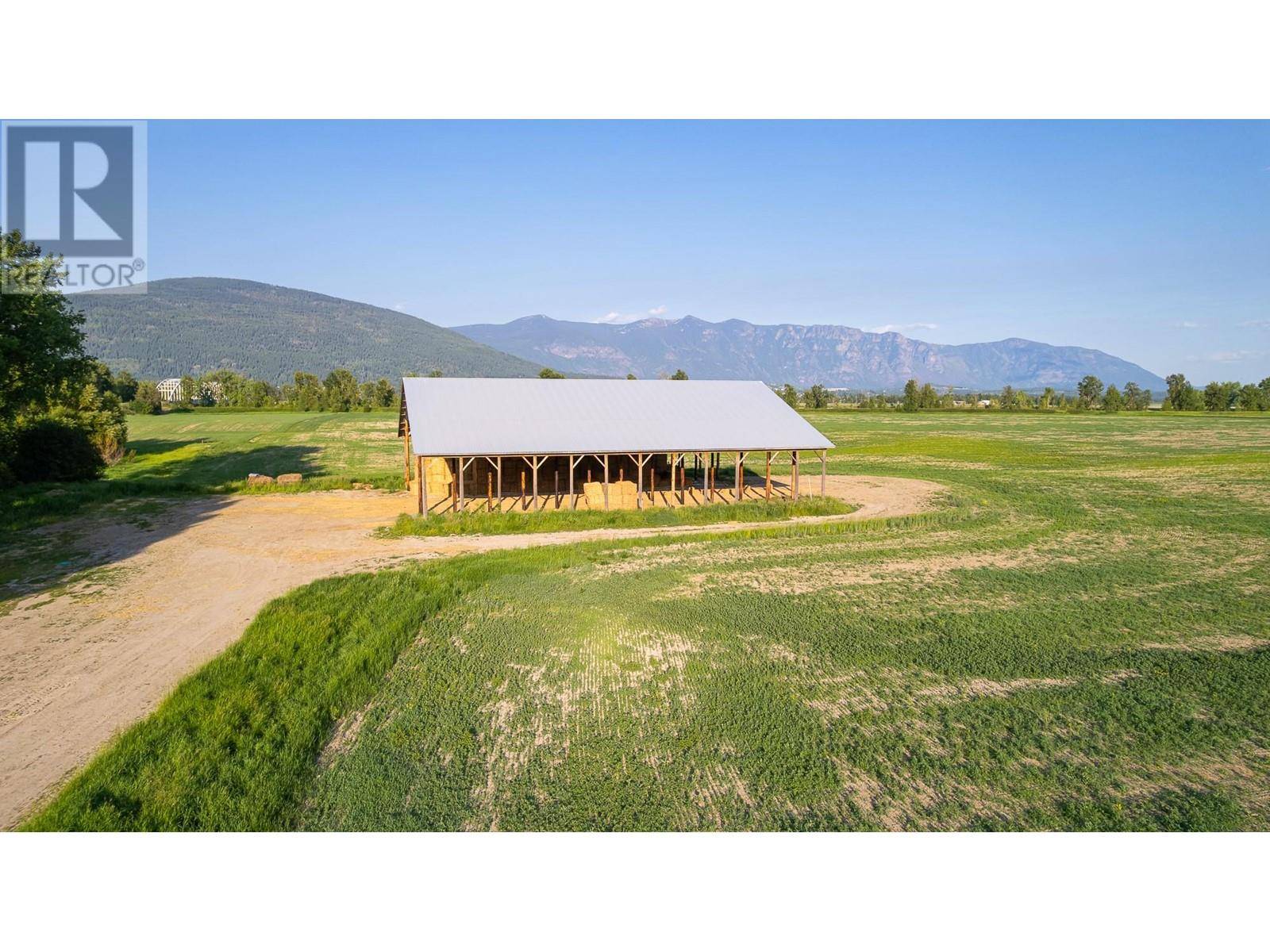 Creston, BC V0B1G8,1680 NICKS ISLAND  N Road