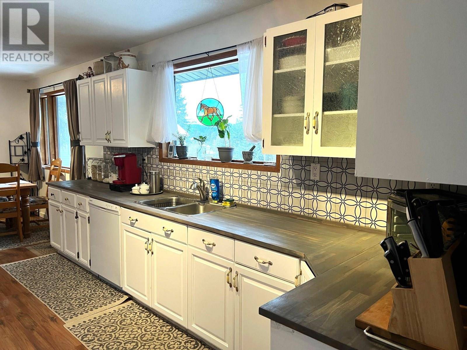 Blind Bay, BC V0E1H2,2538 Forest Drive