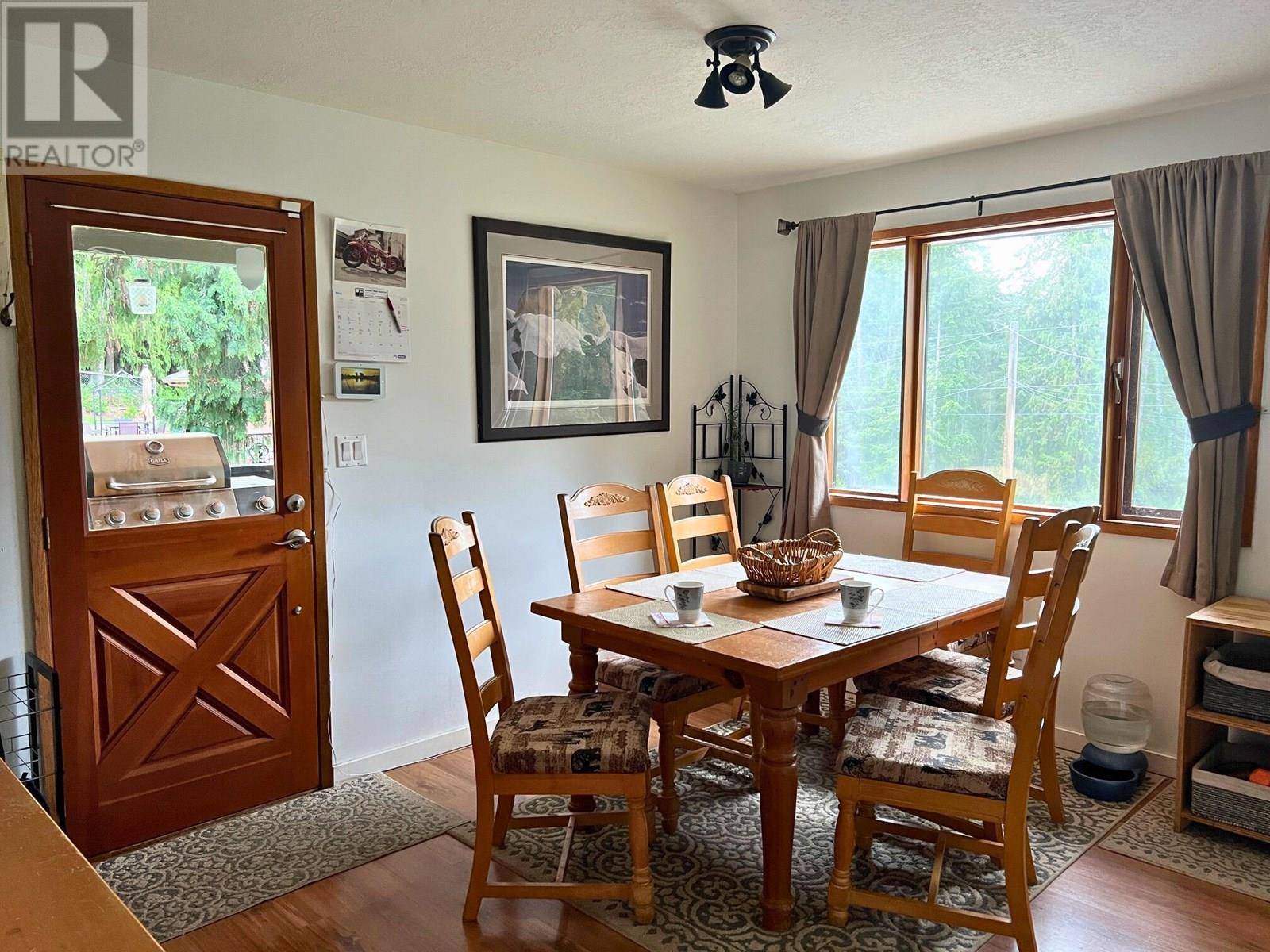 Blind Bay, BC V0E1H2,2538 Forest Drive