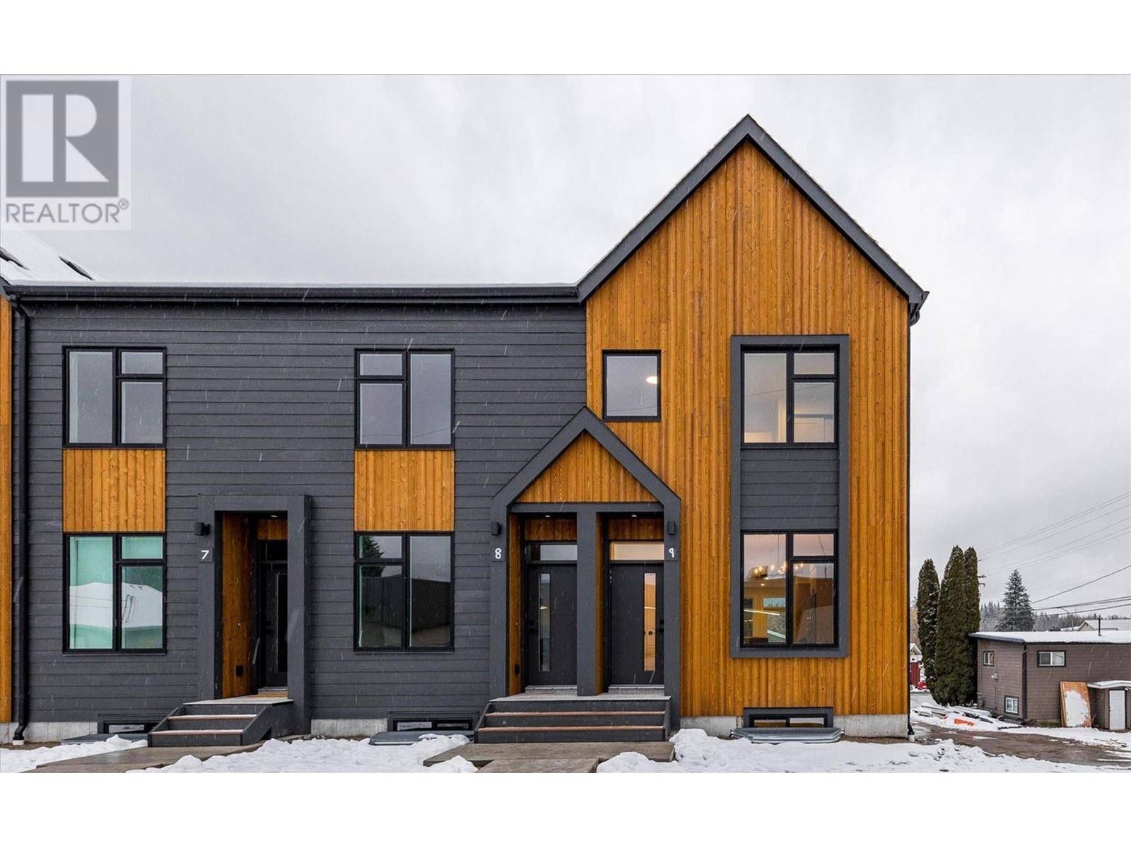 Revelstoke, BC V0E2S1,416 Humbert ST #9