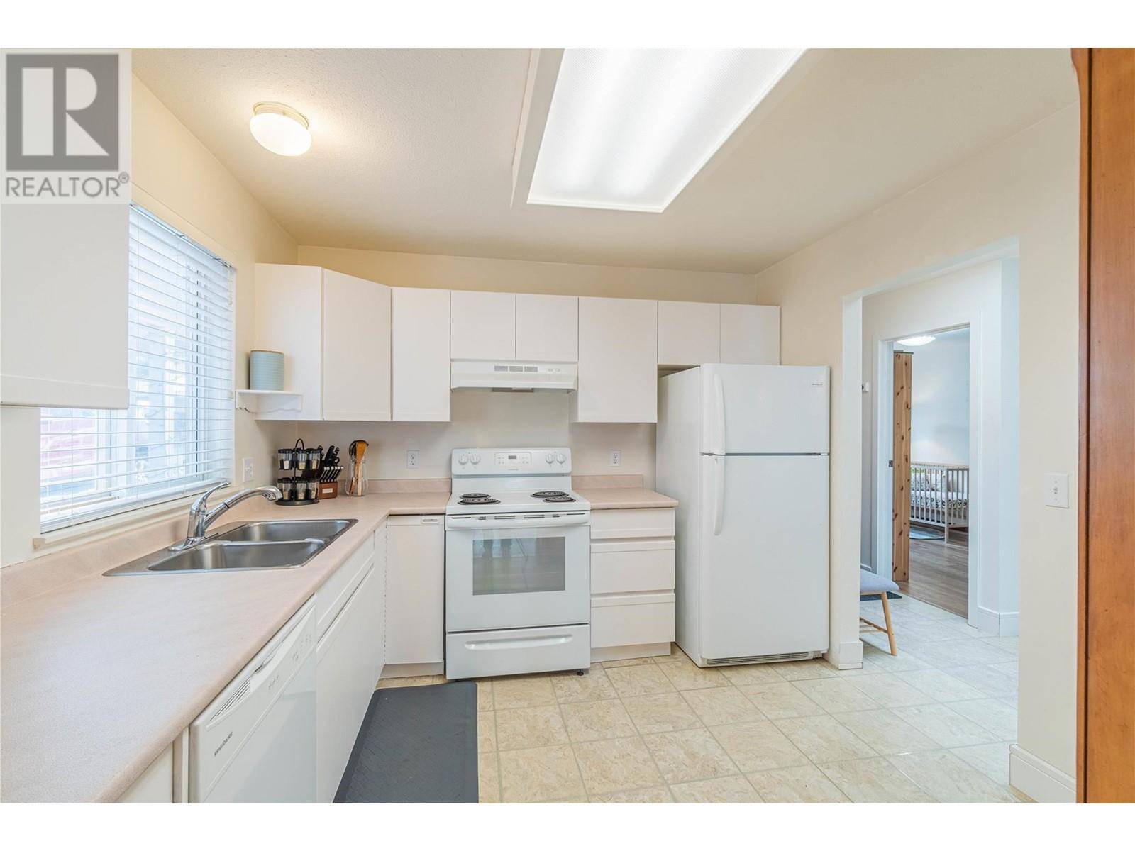 Kamloops, BC V2B8K9,1285 14TH ST #16
