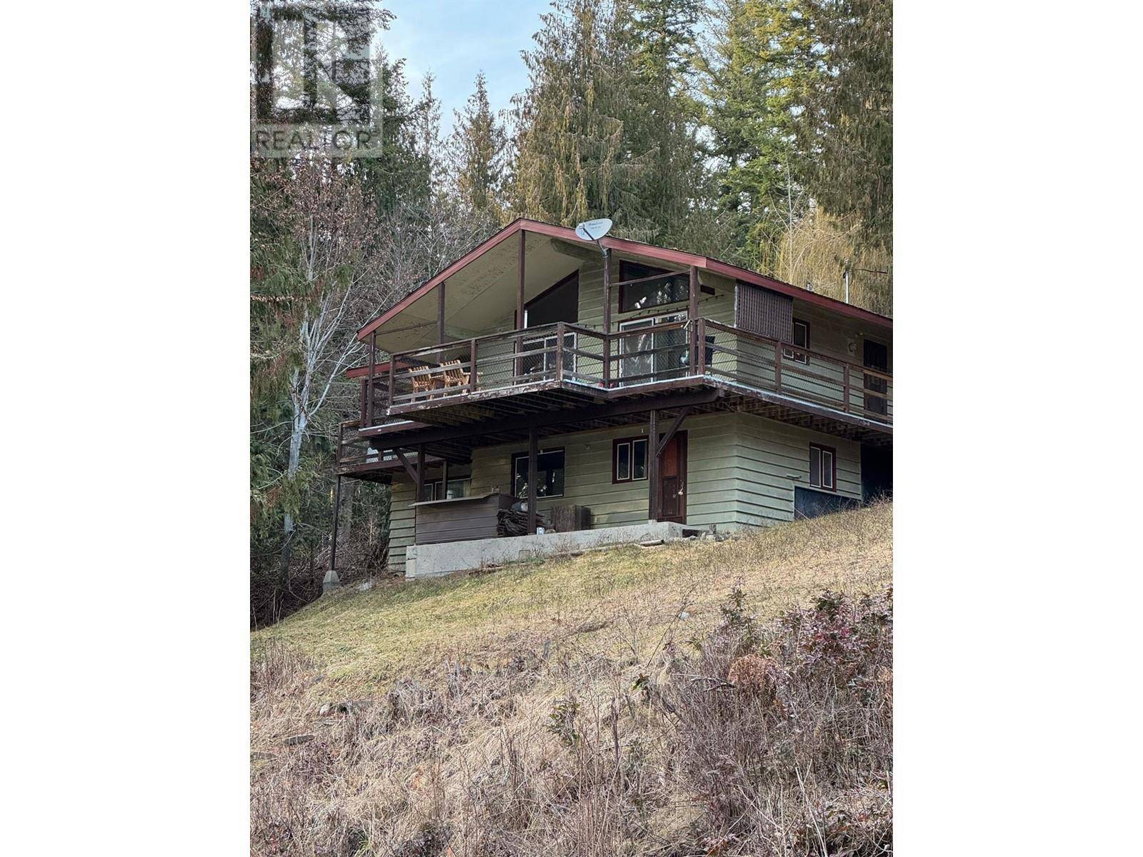 Anglemont, BC V0E1M8,7556 Ranch Road