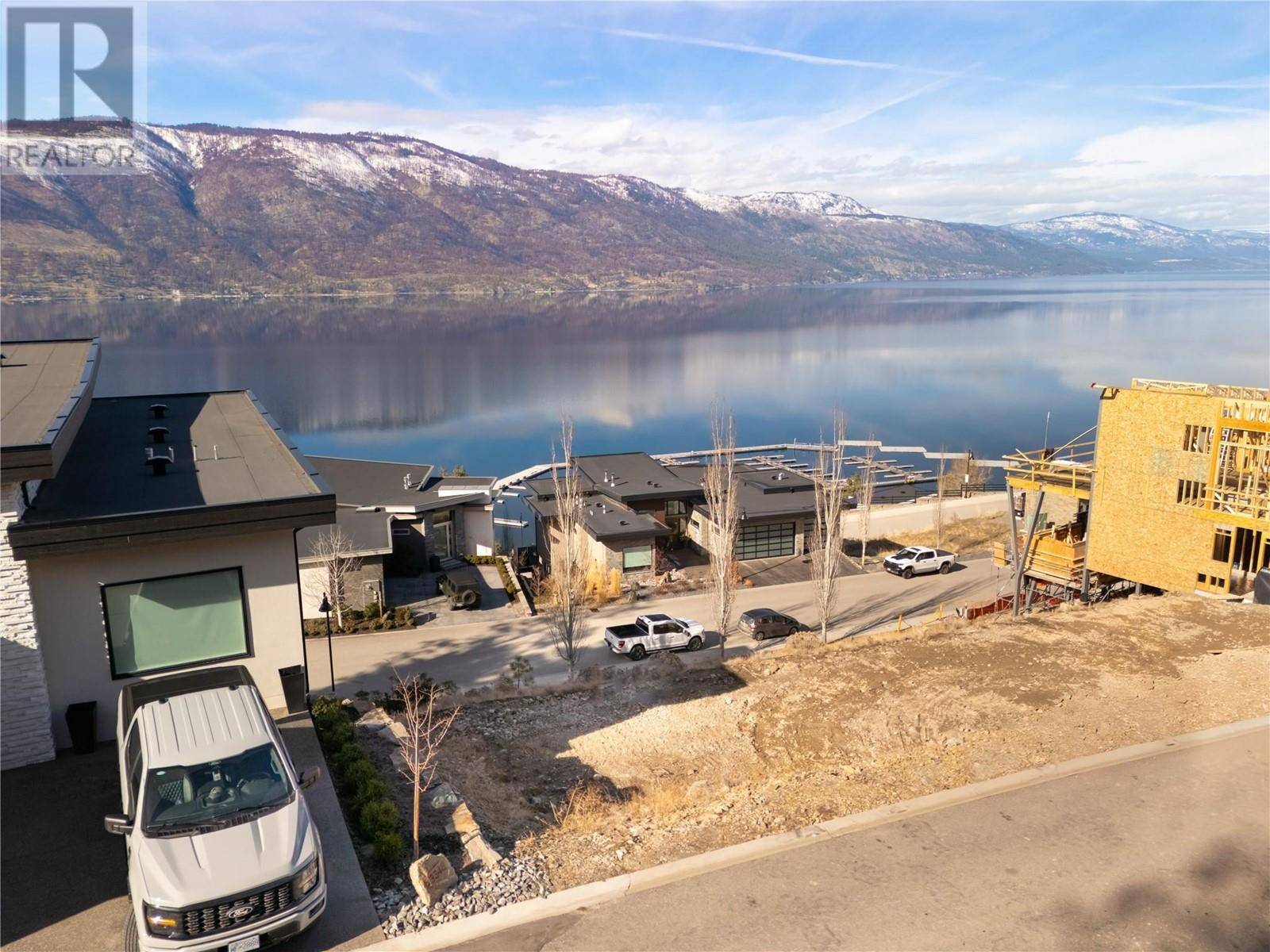 Kelowna, BC V1V3G1,3356 Black Pine Lane